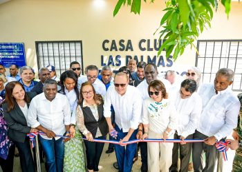 Alcaldía de Santiago entrega Casa Club y cancha renovadas en Monte Adentro