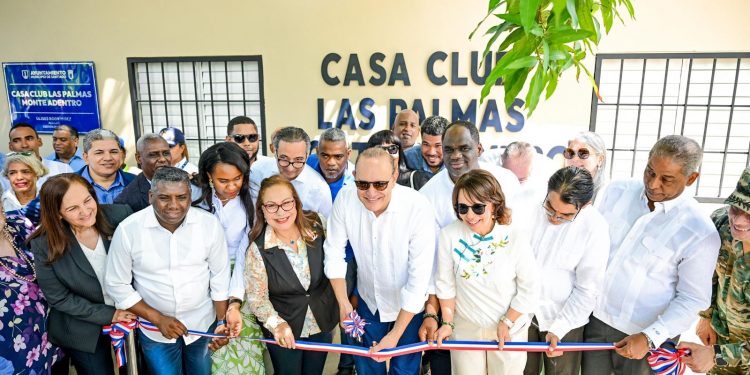 Alcaldía de Santiago entrega Casa Club y cancha renovadas en Monte Adentro