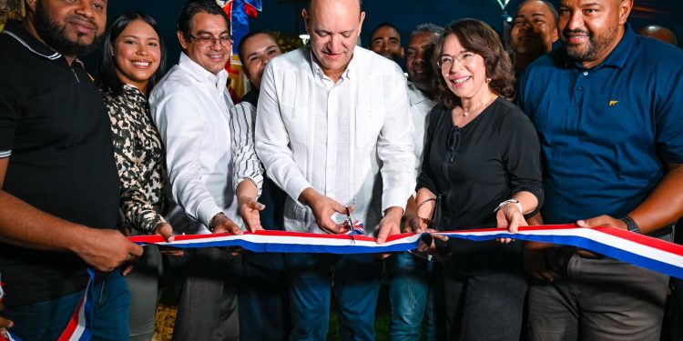Alcaldía de Santiago entrega parque remozado en Las Charcas con inversión millonaria