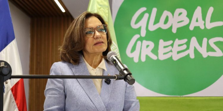 Angelita Peña asume liderazgo del Partido Verde en una nueva etapa política