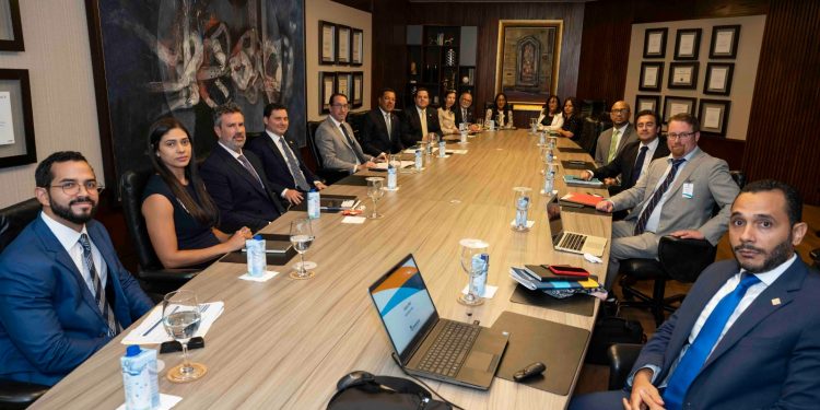 Banreservas fortalece lazos con misión del FMI en Santo Domingo