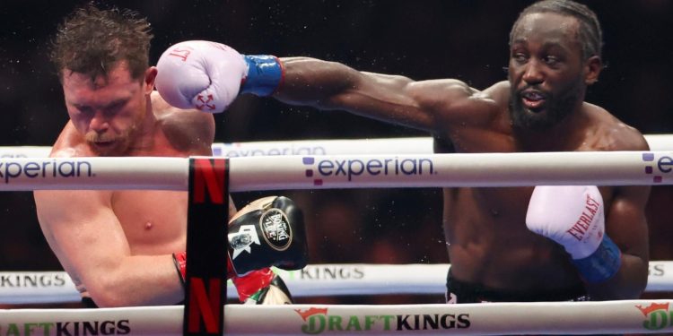 Canelo Álvarez cae ante Crawford, pero asegura una bolsa millonaria