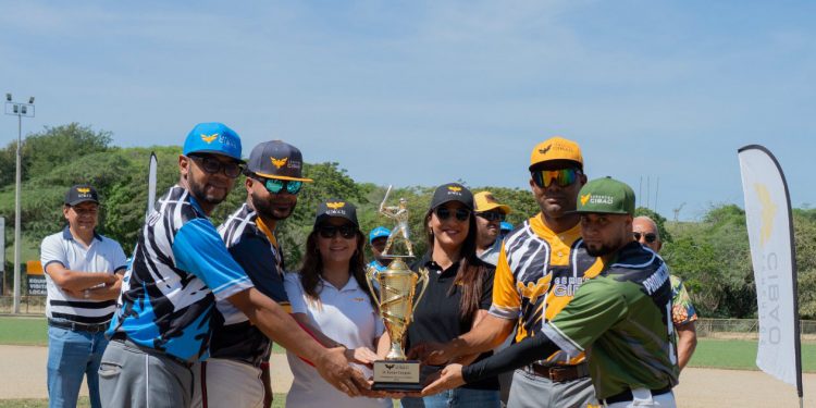 Cementos Cibao celebra inauguración de su XXVI Torneo de Softbol Don Huáscar Rodríguez