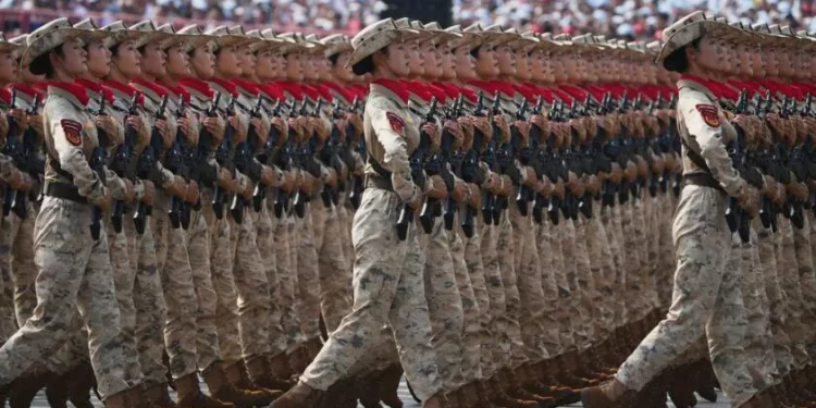 China exhibe poderío militar en un histórico desfile por el 80.º aniversario de la victoria en la Segunda Guerra Mundial