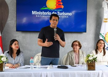 Collado inicia reconstrucción en Salcedo y proyecta a Hermanas Mirabal como Marca Ciudad