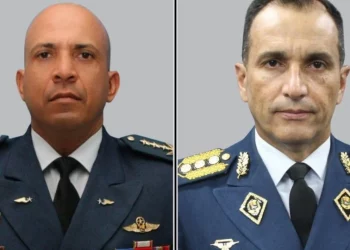 Dos veteranos del aire y una misión que marcó historia