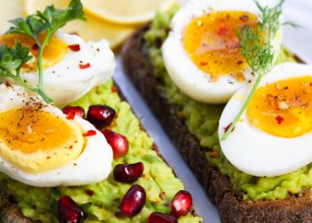 El huevo en el desayuno: aliado del corazón y fuente clave de proteínas
