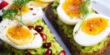 El huevo en el desayuno: aliado del corazón y fuente clave de proteínas