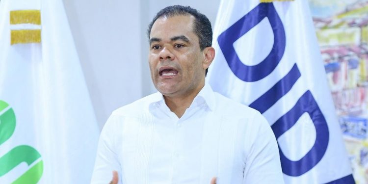 Elías Báez propone reformar formularios de AFP para agilizar entrega de fondos a familiares