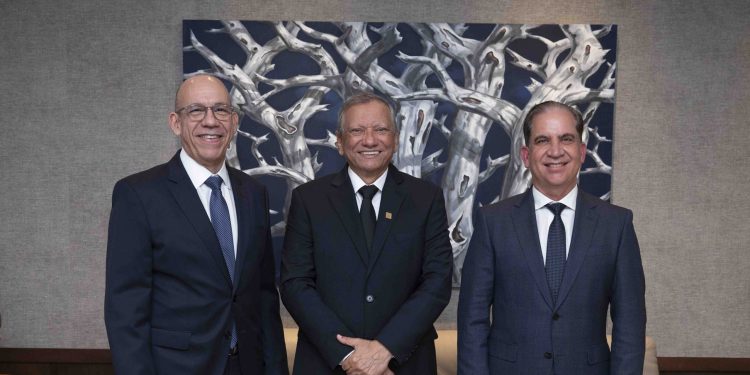 Banreservas y Banco Santa Cruz fortalecen vínculos de cooperación