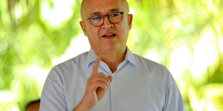 Domínguez Brito alerta sobre colapso institucional ante violencia policial