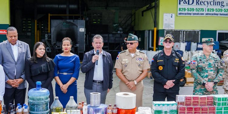 Gobierno incinera más de 30 millones de productos ilícitos en histórica operación