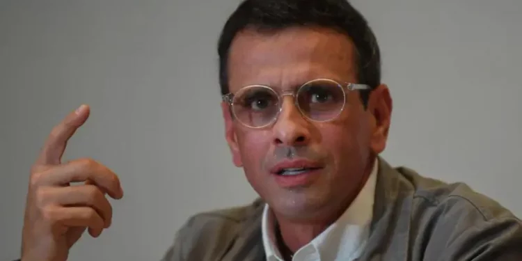 Capriles rechaza intervención militar en Venezuela y defiende la vía del diálogo