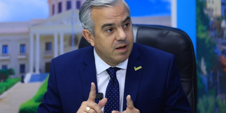 Iván Hernández resalta rol del tabaco en la economía nacional y los cambios en Santiago