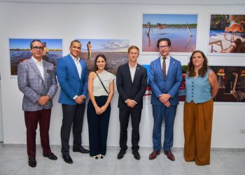 Exposición FOTOMAR llega a Santiago con enfoque en la conservación marina