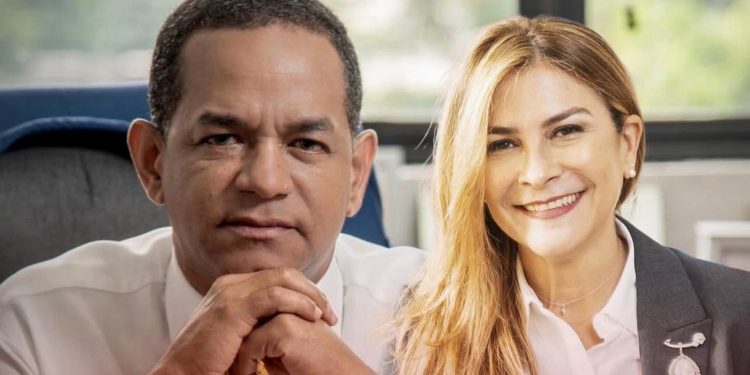 Julio César Valentín elogia liderazgo de Carolina Mejía y la define como referente regional