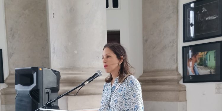 Poesía y memoria patria se entrelazan en Santiago