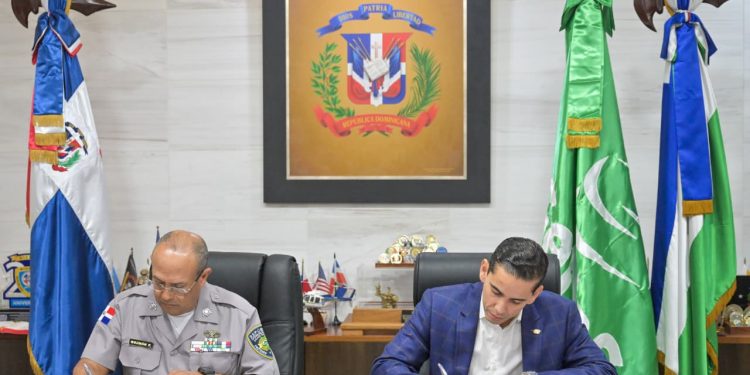 SeNaSa y la Policía Nacional garantizan mayores beneficios de salud a pensionados con acuerdo histórico