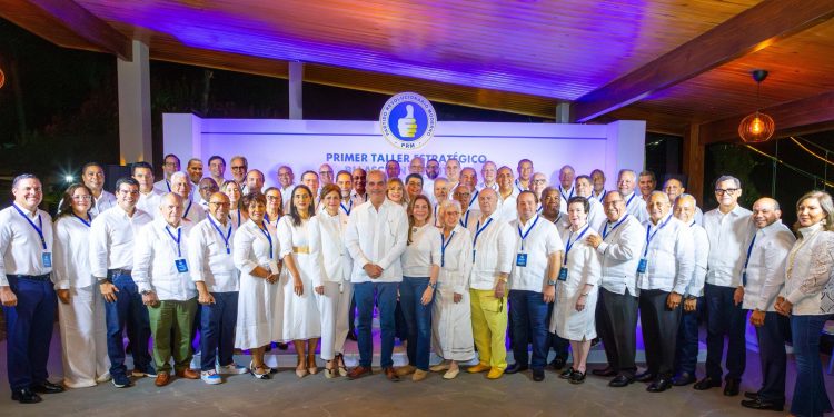 PRM define hoja de ruta hacia 2028 en taller estratégico celebrado en Jarabacoa