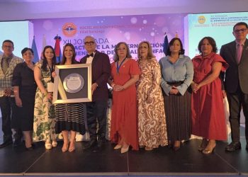Pediatras de Santiago impulsan humanización y modernización en la atención infantil