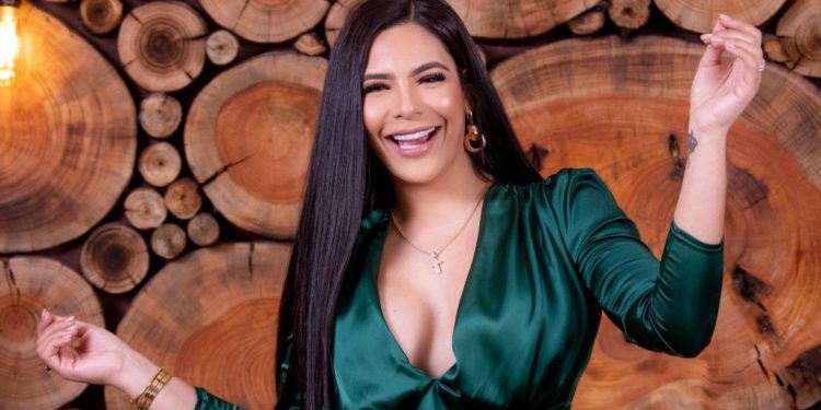 Sandra Berrocal responde con ironía a críticas sobre su rol como madre
