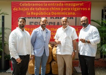 Cigarros chinos y dominicanos se fusionan en Villa González