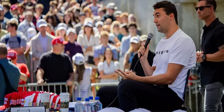 FBI intensifica búsqueda del asesino de Charlie Kirk y llama a colaboración ciudadana