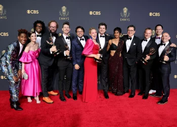 “Adolescencia”, “The Studio” y “The Pitt” brillan en los Premios Emmy 2025