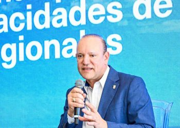 Ulises Rodríguez resalta descentralización y autonomía fiscal como clave del desarrollo municipal