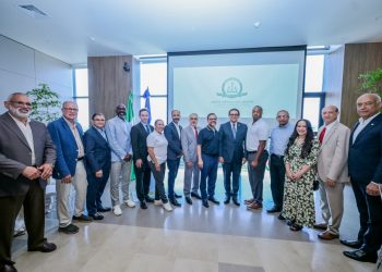 Delegación del Senado de Nueva York respalda a Santiago como hub de salud del Caribe durante visita a Unión Médica