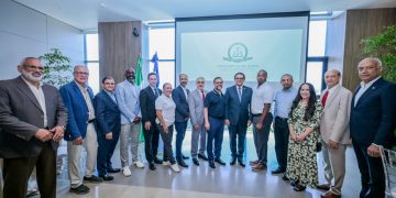 Delegación del Senado de Nueva York respalda a Santiago como hub de salud del Caribe durante visita a Unión Médica