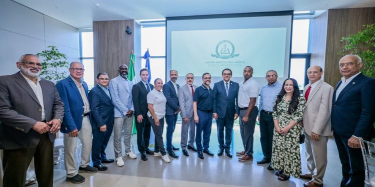 Delegación del Senado de Nueva York respalda a Santiago como hub de salud del Caribe durante visita a Unión Médica
