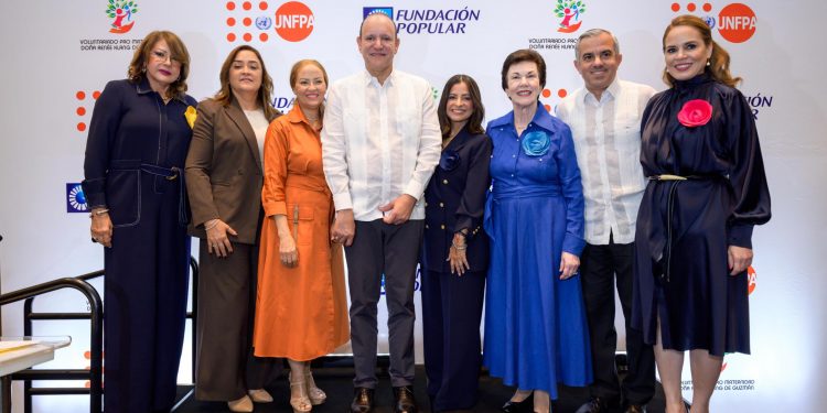 Presentan en Santiago Voluntariado Pro Maternidad Doña Renée Klang