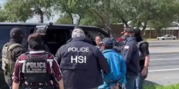 Aumentan arrestos y deportaciones de inmigrantes en NY; figuran cientos de dominicanos