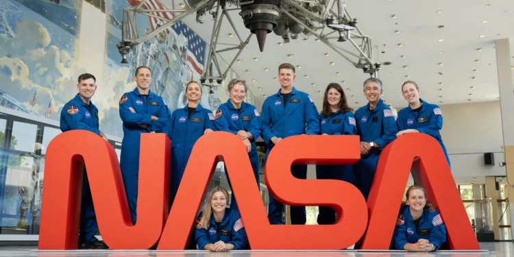 La NASA selecciona a 10 nuevos astronautas entre más de 8,000 aspirantes