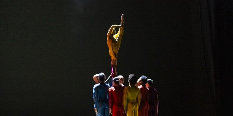 “Sinestesia” del Ballet Nacional Dominicano deslumbra en la XVI Gala Estrellas de la Danza Mundial