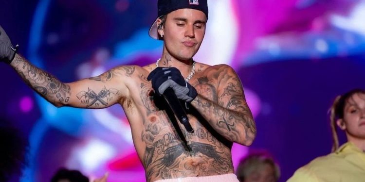 Justin Bieber reaparece escuchando a El Alfa tras rumores sobre su salud mental