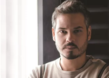 Frank Perozo se luce como director y actor en “Baño de Mujeres”