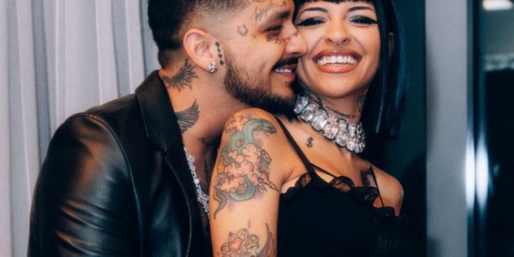 Cazzu envía un mensaje emotivo a “todas las mamás que crían solas” durante su concierto en México