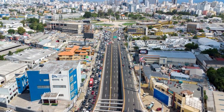 Abinader entrega paso a desnivel que transforma movilidad en Santo Domingo Oeste