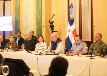 Presidente Abinader extiende alerta roja y dispone suspensión total de la docencia y labores en 12 provincias por la tormenta Melissa