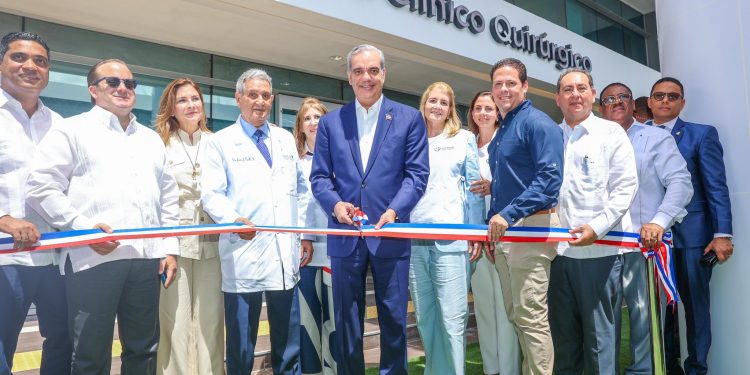 Abinader inaugura hospital de alta tecnología en la Ciudad Sanitaria
