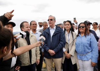 Abinader inspecciona presas del Cibao ante el paso del huracán Melissa