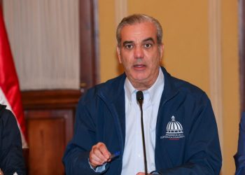 Gobierno mantiene suspensión de labores en 12 provincias en alerta roja por tormenta Melissa