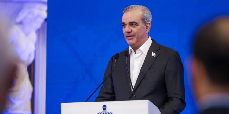 Abinader resalta que República Dominicana avanza como referente regional en democracia, transparencia y desarrollo sostenible