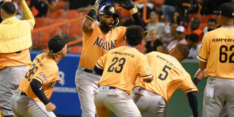 Águilas Cibaeñas mantienen su invicto tras vencer a los Toros del Este 11-4 en La Romana