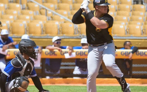 Águilas vencen al Licey en partido solidario a favor del Club Rotario Santiago Gurabito