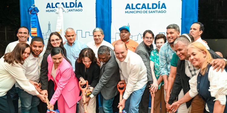 Alcaldía de Santiago impulsa el deporte en Cristo Rey con inicio de techado para su cancha comunitaria