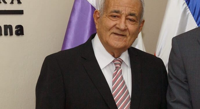 CARD rinde homenaje póstumo al jurista Almanzor González Canahuate, ejemplo de ética, sabiduría y servicio al país