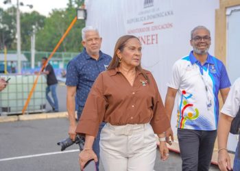 Gobernadora Ana Xiomara Cortés resalta beneficios de los Juegos Escolares en San Francisco
